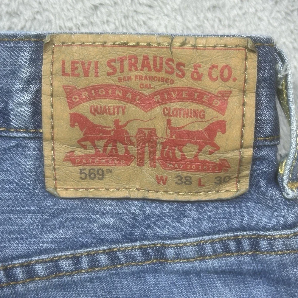 Levis levis 569